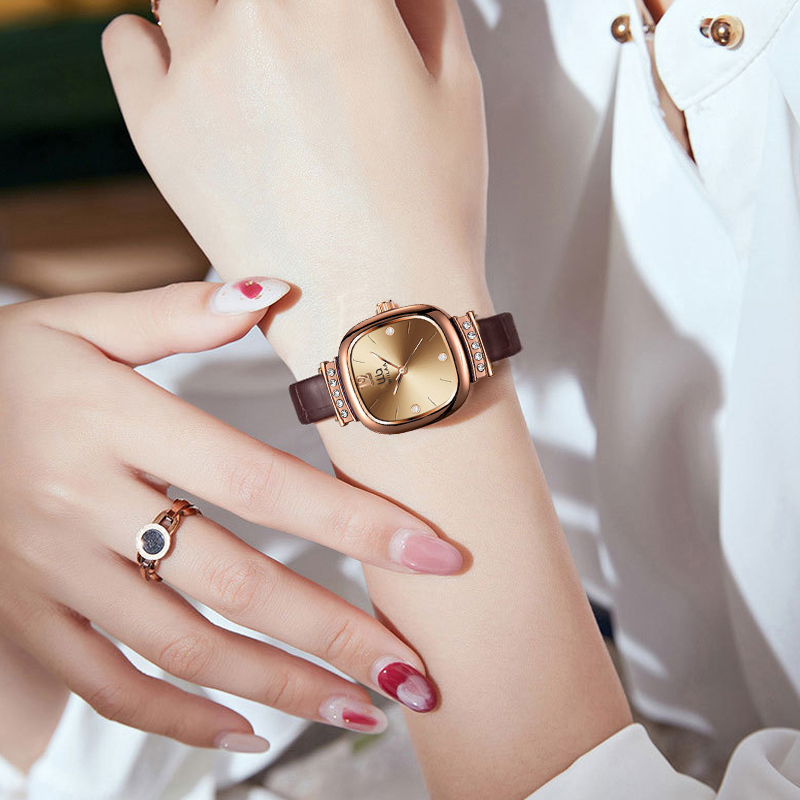 Kadınlar için Gül Altın Kare S - Luxury Watch Vintage incelemesi ve fiyatı